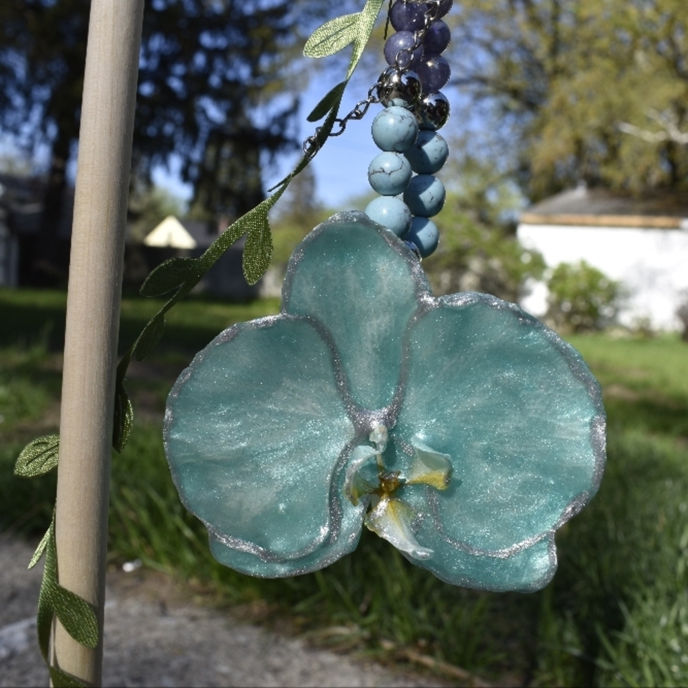 Blue Floral Pendant Necklace